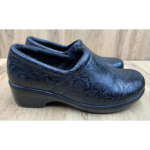 Yuu Bathanee Clog Shoes Women's Size 8.5 M Black Embossed Flower Slip On Nurse - Picture 2 of 16
